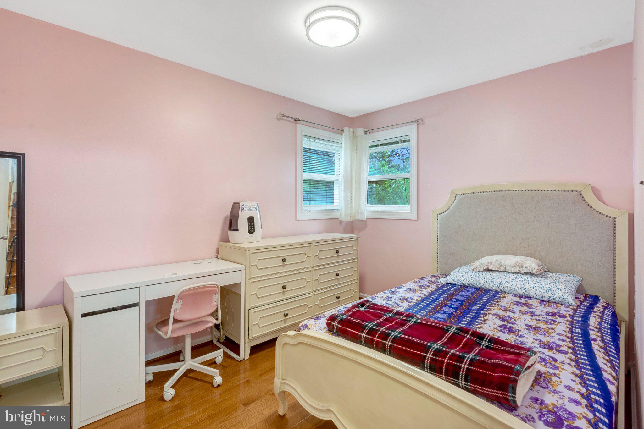 5910 Flanders Street Springfield, VA 22150 - Photo 20 of 40 Bedroom 2