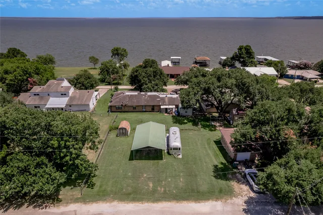 $199,900 | 100 Lakeview Drive, Point Blank, TX 77364