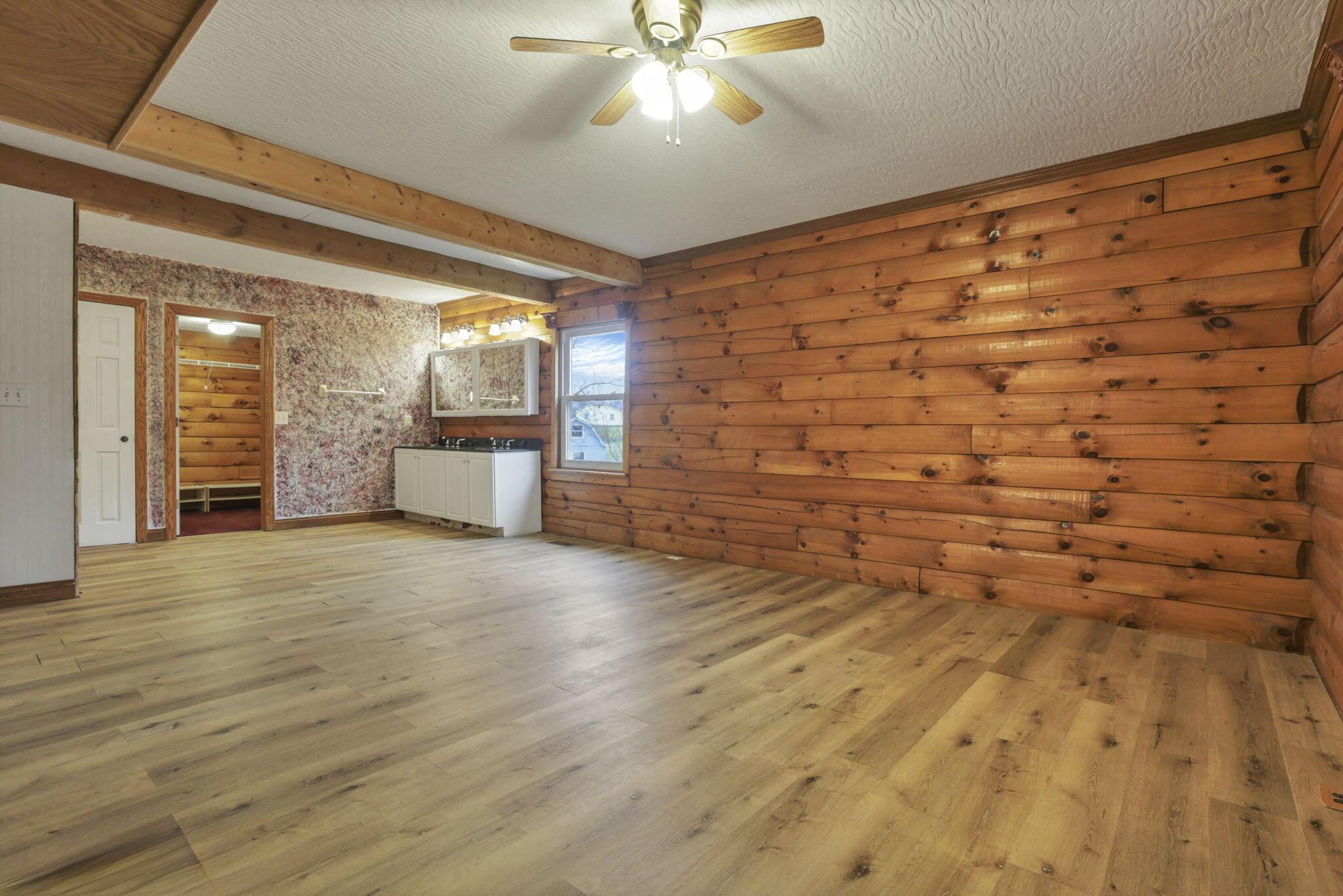 7760 Township Road Fredericktown, OH 43019 - Photo 23 of 74 1st Floor Owners Suite