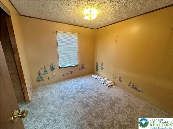 an empty room with closet