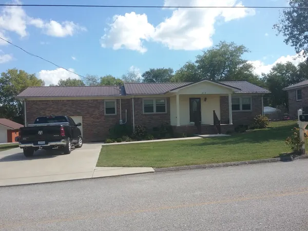 $299,900 | 215 Curtis Avenue, Alexandria, TN 37012