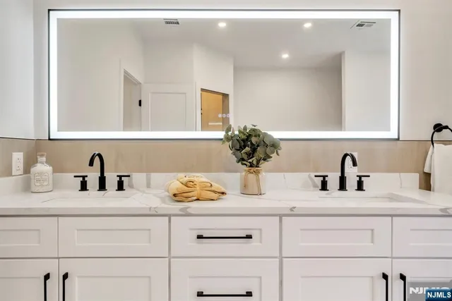 $1,488,000 | 412 Tappan Road, Northvale, NJ 07647