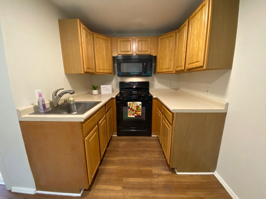 12 Cedar Street, Unit 4 Holliston, MA 01746 - Photo 5 of 16