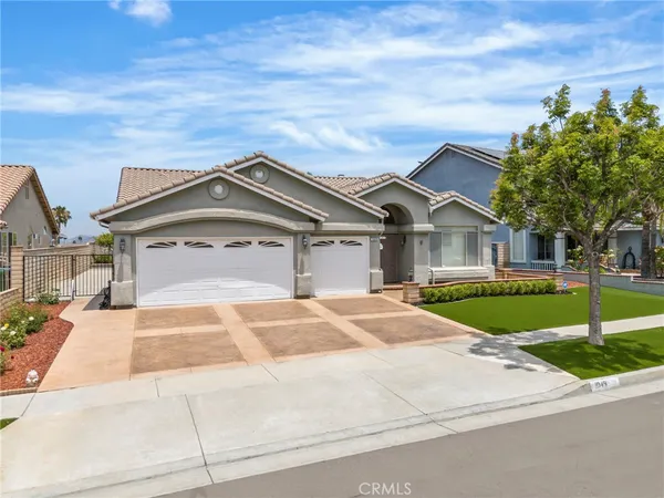 $870,000 | 1049 Salem Drive, Corona, CA 92881