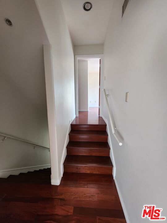 Almayo Avenue Los Angeles, CA 90064 - Photo 22 of 35 a view of entryway