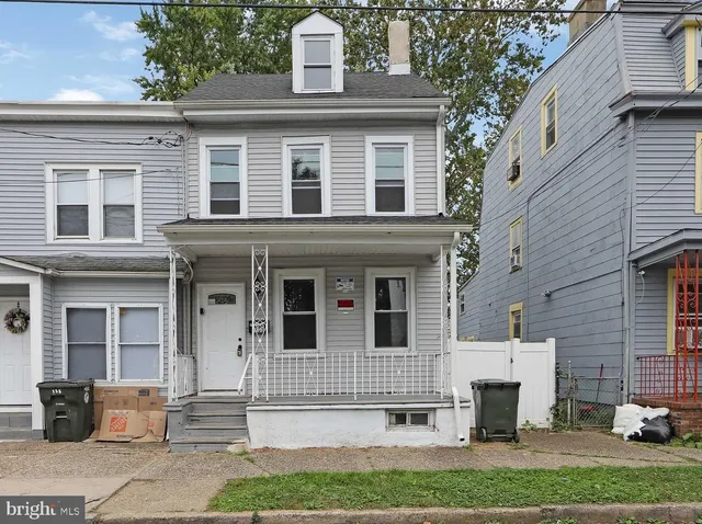 $2,095 | 133 East Federal Street, Burlington, NJ 08016