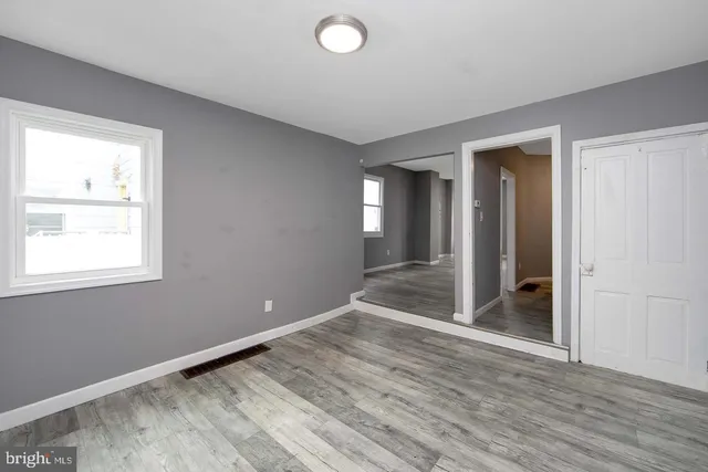 $2,095 | 133 East Federal Street, Burlington, NJ 08016