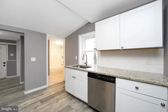 $2,095 | 133 East Federal Street, Burlington, NJ 08016