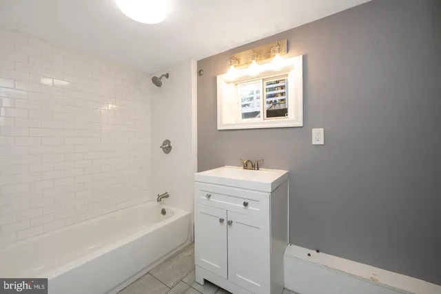 $2,095 | 133 East Federal Street, Burlington, NJ 08016