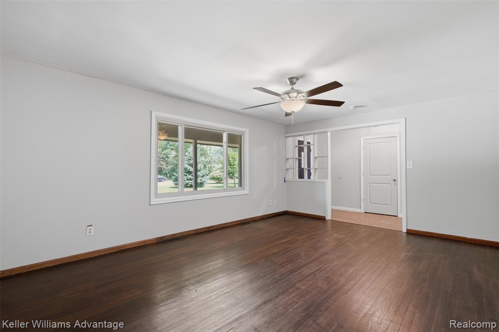 48053 Harris Road Belleville, MI 48111 - Photo 8 of 37