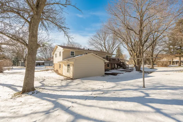 $595,000 | 300 Viking Drive, Mankato, MN 56001