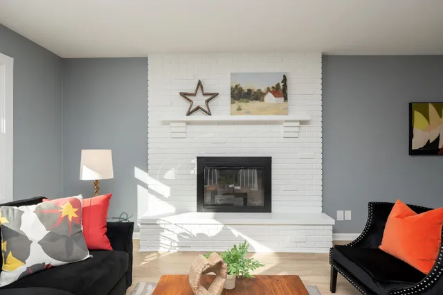 $585,000 | 300 Viking Drive, Mankato, MN 56001