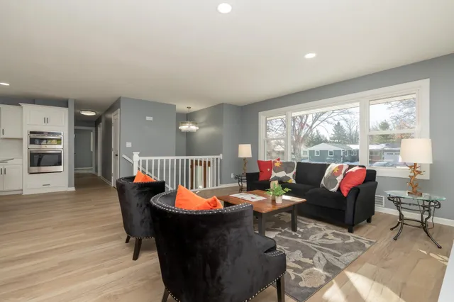 $595,000 | 300 Viking Drive, Mankato, MN 56001