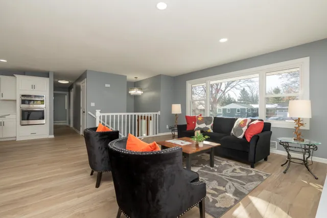 $585,000 | 300 Viking Drive, Mankato, MN 56001