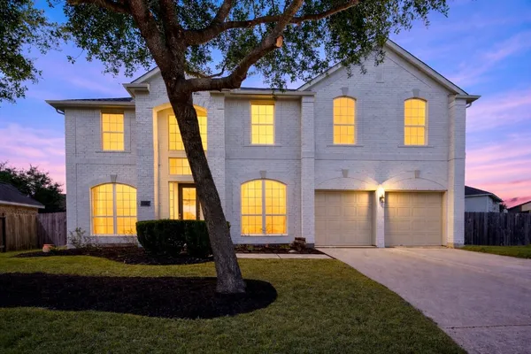 $485,000 | 13611 Cotton Way, Mont Belvieu, TX 77523