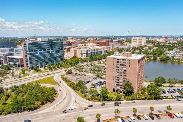 $3,500 | 14 Lockwood Drive, Unit 6I, Charleston, SC 29401