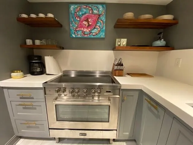 $3,500 | 14 Lockwood Drive, Unit 6I, Charleston, SC 29401