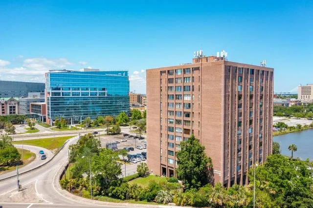 $3,500 | 14 Lockwood Drive, Unit 6I, Charleston, SC 29401