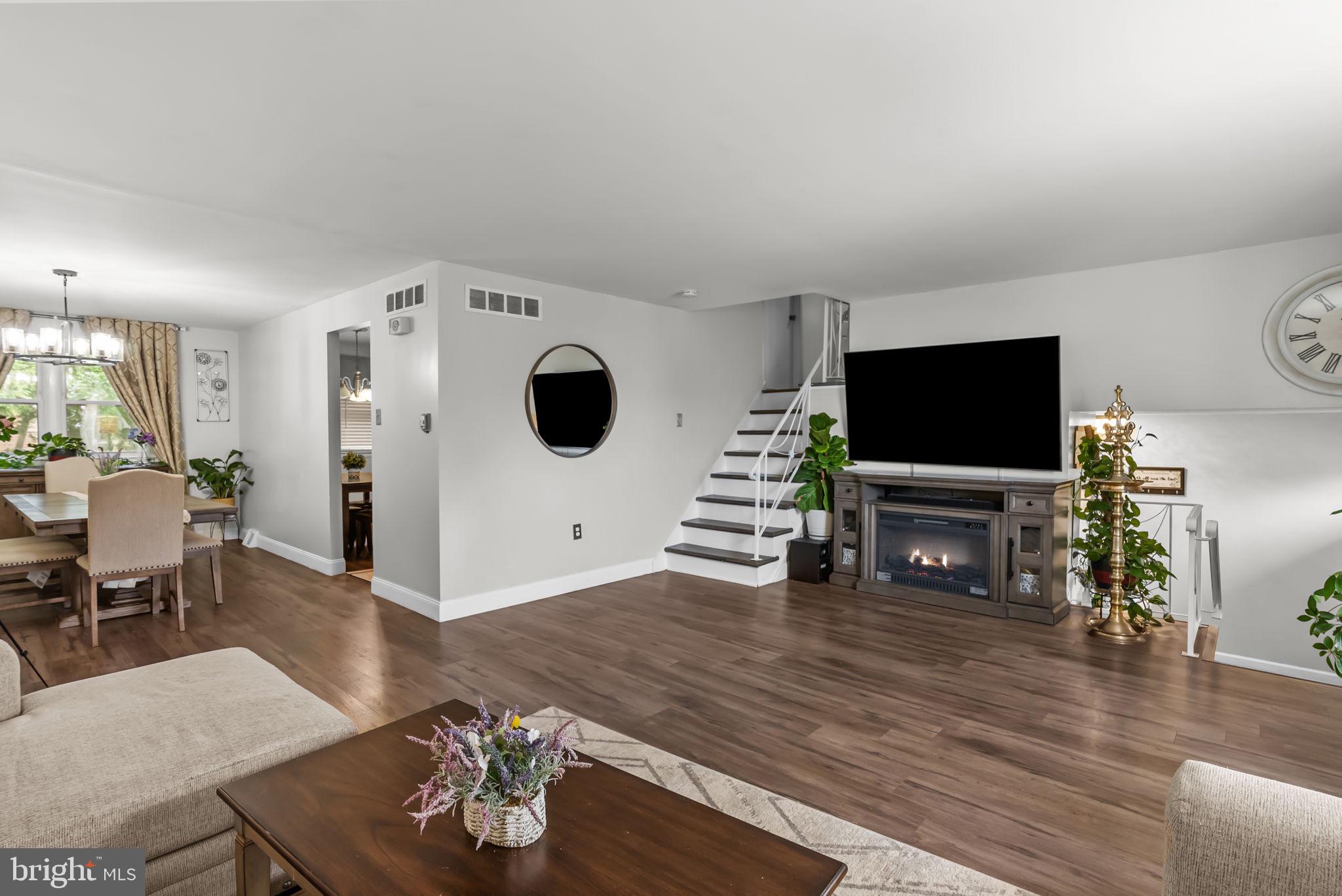 497 Pinewood Road Philadelphia, PA 19116 - Photo 7 of 33 Gallery Image 7