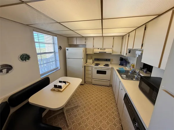 $174,900 | 200 Southeast 5th Avenue, Unit 606, Dania Beach, FL 33004