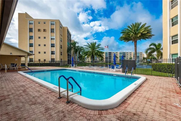 $174,900 | 200 Southeast 5th Avenue, Unit 606, Dania Beach, FL 33004