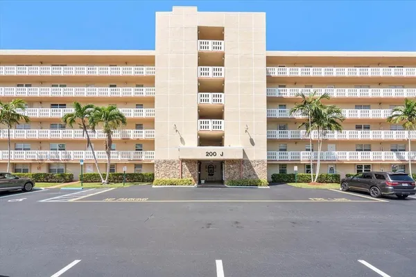 $174,900 | 200 Southeast 5th Avenue, Unit 606, Dania Beach, FL 33004