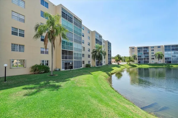 $174,900 | 200 Southeast 5th Avenue, Unit 606, Dania Beach, FL 33004