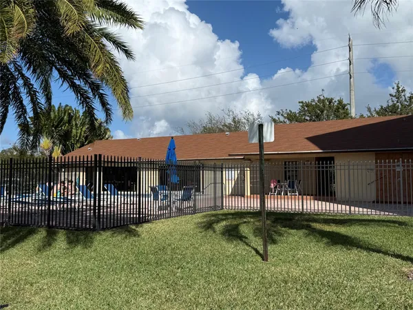 $174,900 | 200 Southeast 5th Avenue, Unit 606, Dania Beach, FL 33004
