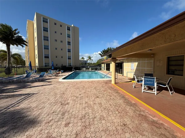 $174,900 | 200 Southeast 5th Avenue, Unit 606, Dania Beach, FL 33004