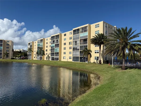 $174,900 | 200 Southeast 5th Avenue, Unit 606, Dania Beach, FL 33004