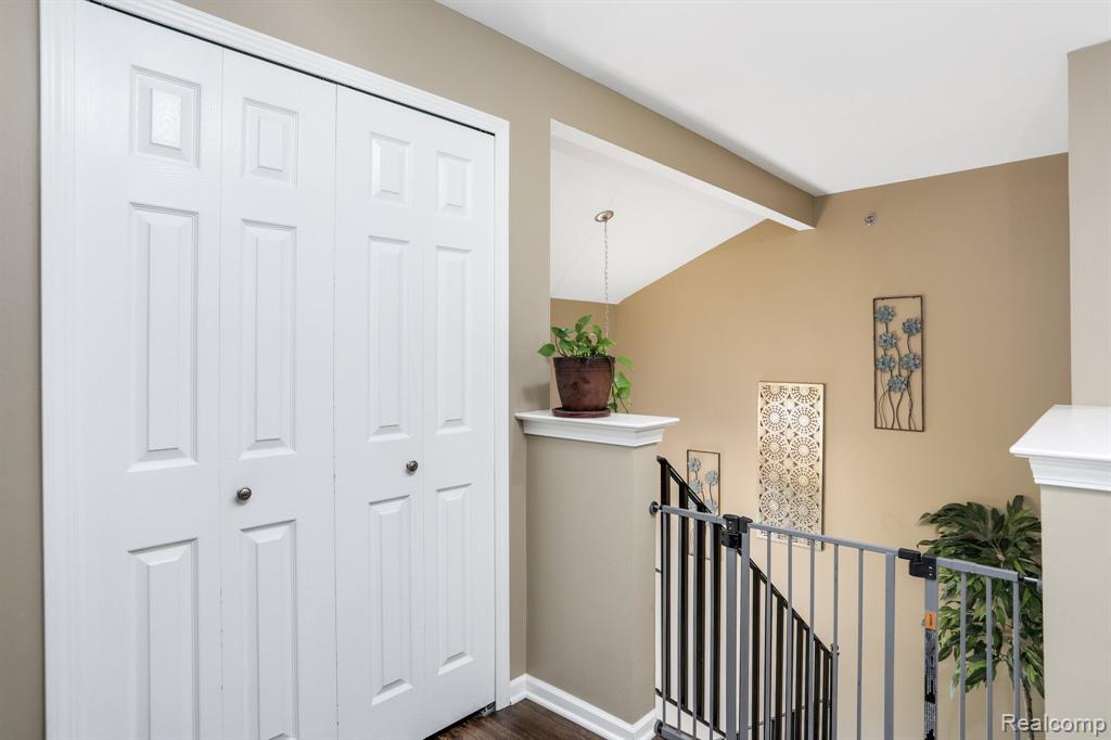1730 Deepwood Circle Rochester, MI 48307 - Photo 5 of 20