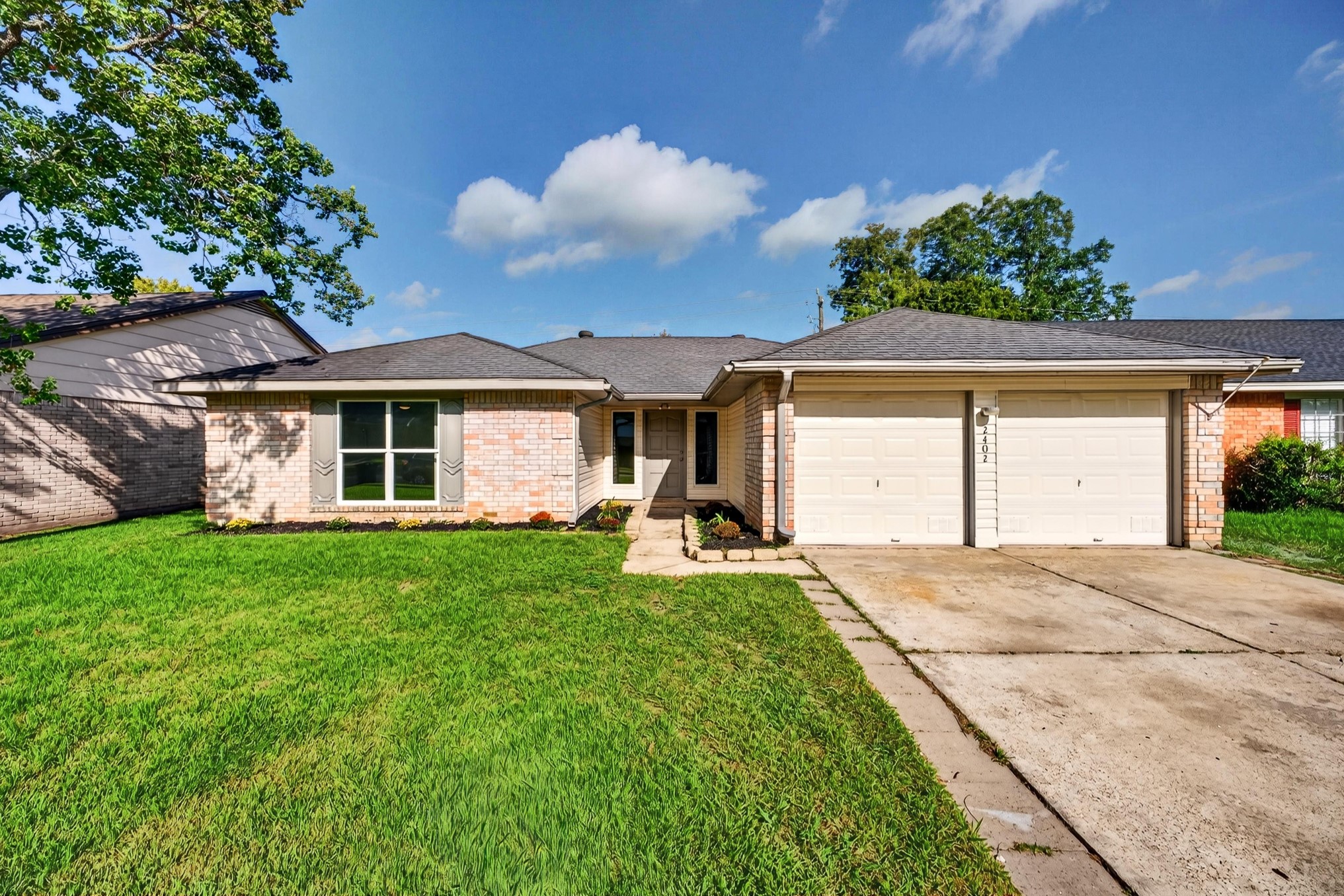 2402 Colonial Ridge Drive Friendswood, TX 77546 - Photo 1 of 38 Gallery Image 1