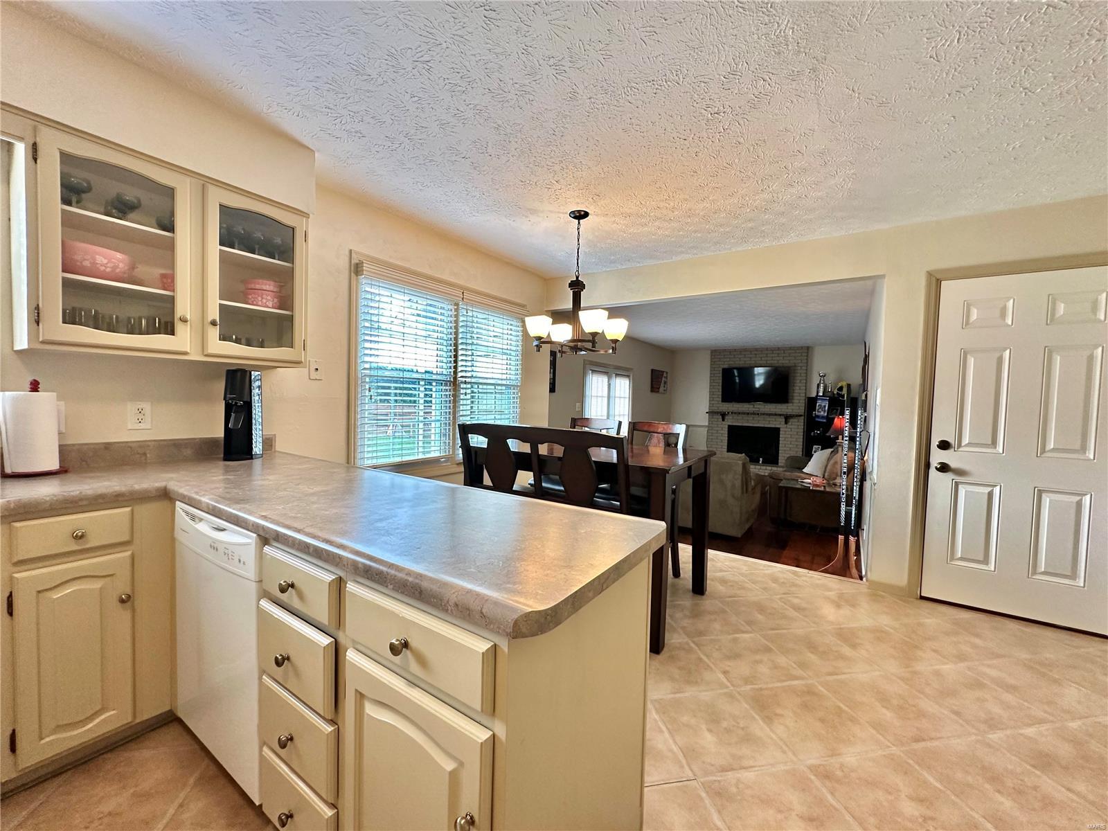 1979 Raintree Trail Collinsville, IL 62234 - Photo 13 of 52 Gallery Image 13