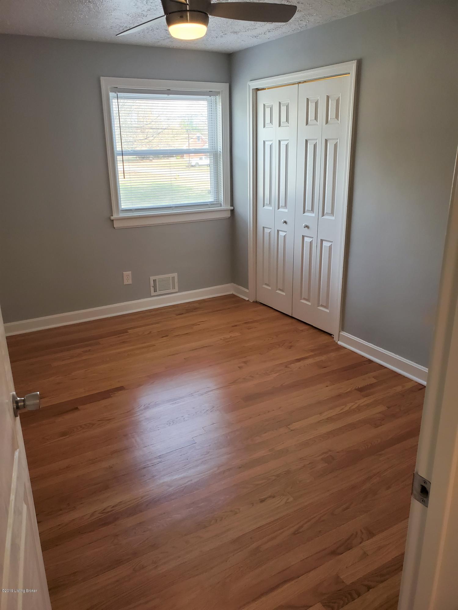 8 Cillia Road Louisville, KY 40216 - Photo 21 of 43 Hardwood Floors