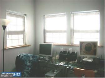 723 West Evesham Road Runnemede, NJ 08078 - Photo 2 of 12 Foyer