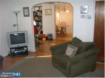 723 West Evesham Road Runnemede, NJ 08078 - Photo 4 of 12 Living Room