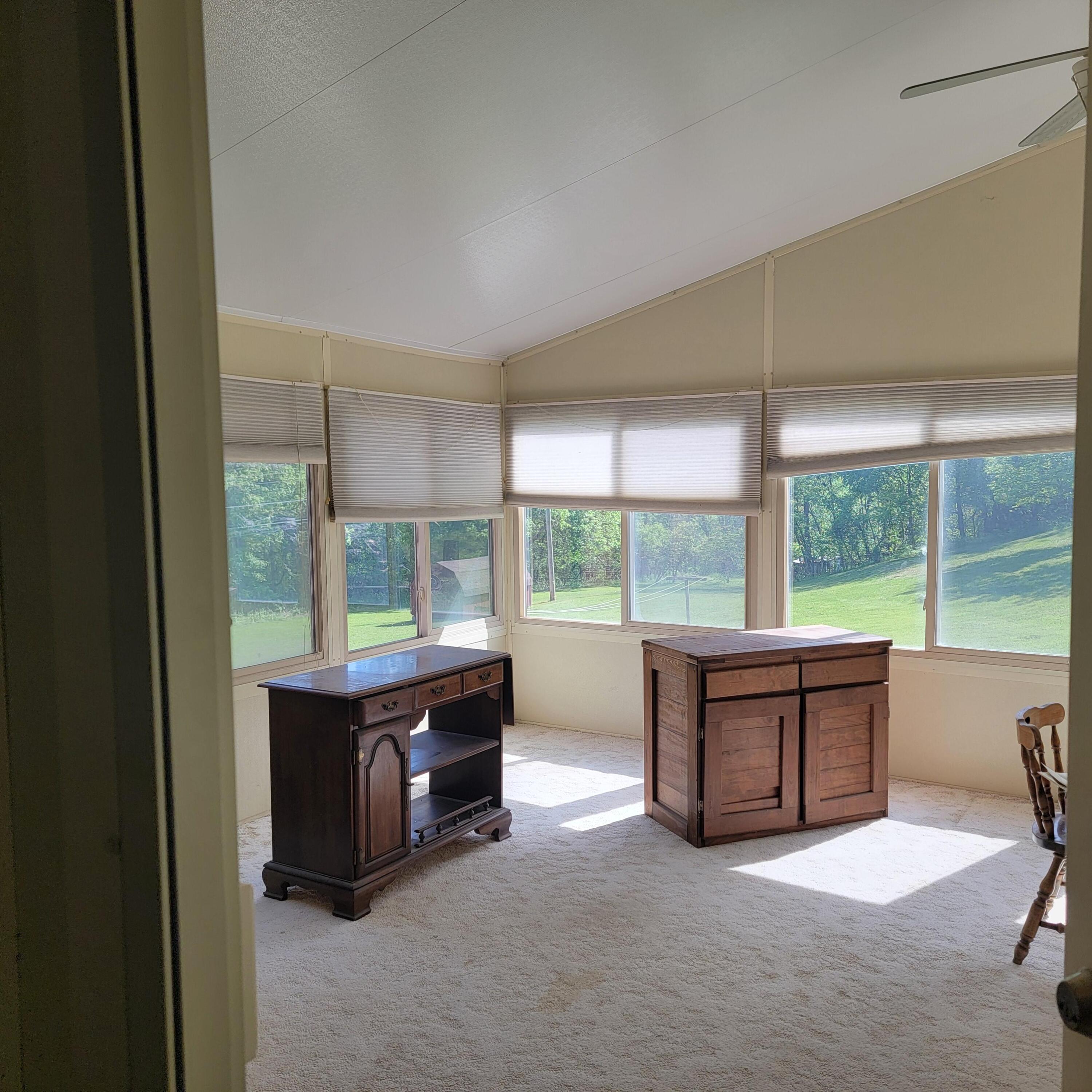 1106 Hogan Road Blue Ridge, VA 24064 - Photo 18 of 29 1000007828