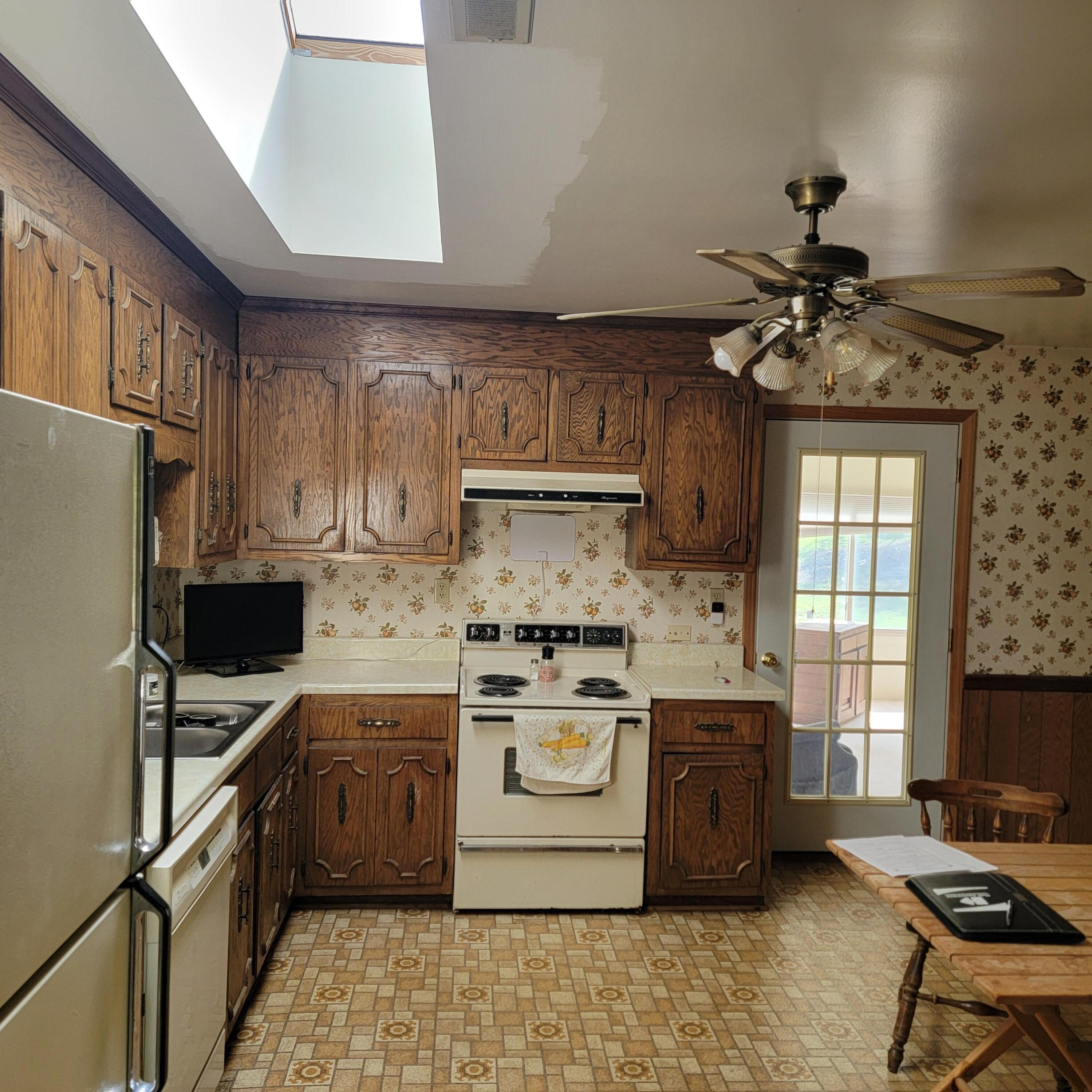 1106 Hogan Road Blue Ridge, VA 24064 - Photo 2 of 29 1000007812