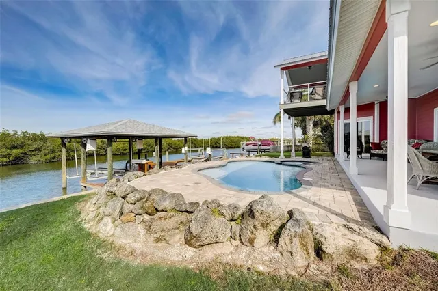 $2,249,000 | 300 Quay Assisi Court, New Smyrna Beach, FL 32169