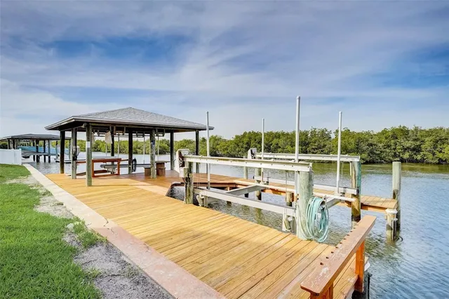 $2,249,000 | 300 Quay Assisi Court, New Smyrna Beach, FL 32169