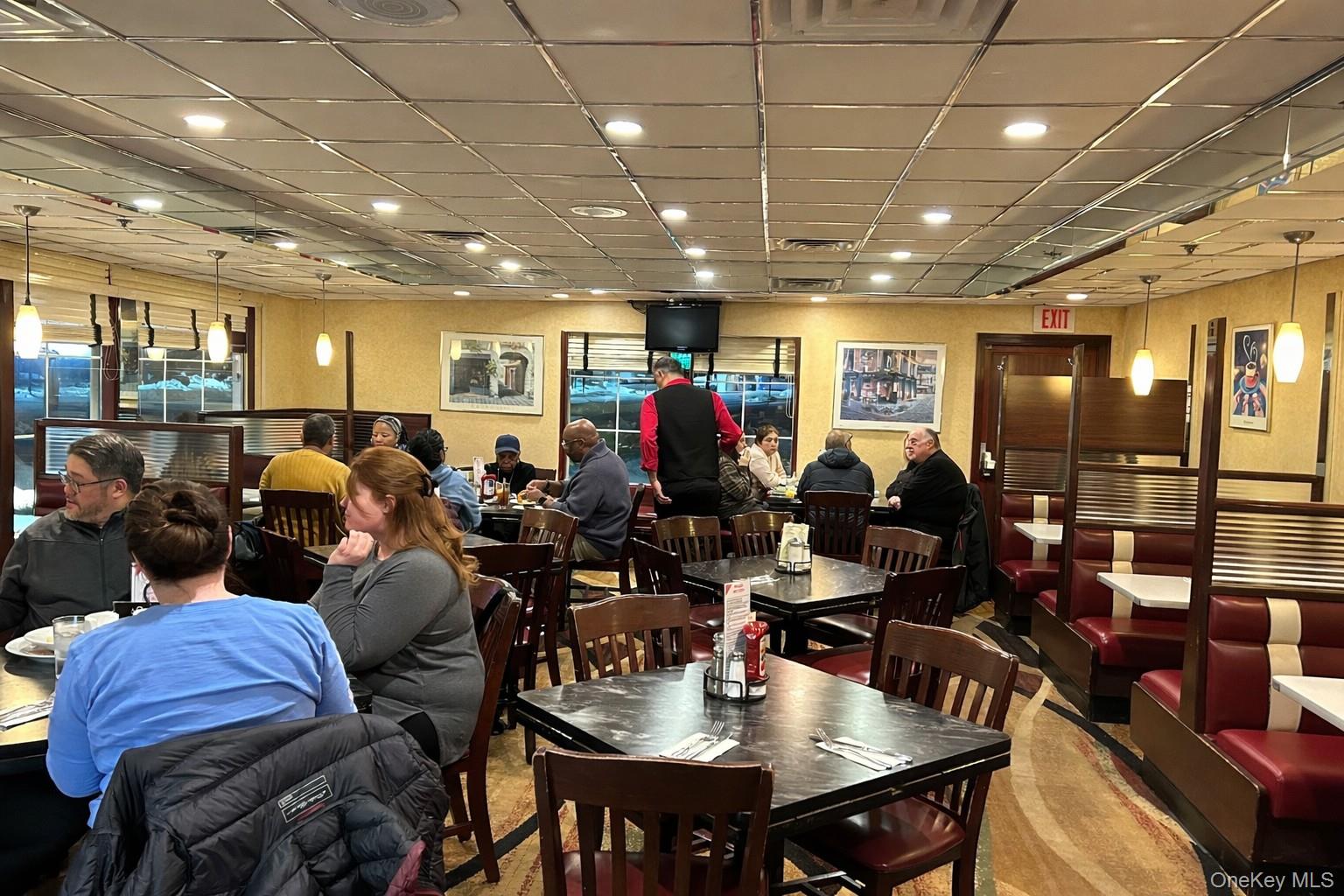 60 Pinewood Road, Unit 1B Hartsdale, NY 10530 - Photo 23 of 27 Fountain Diner - Hartsdale, NY.