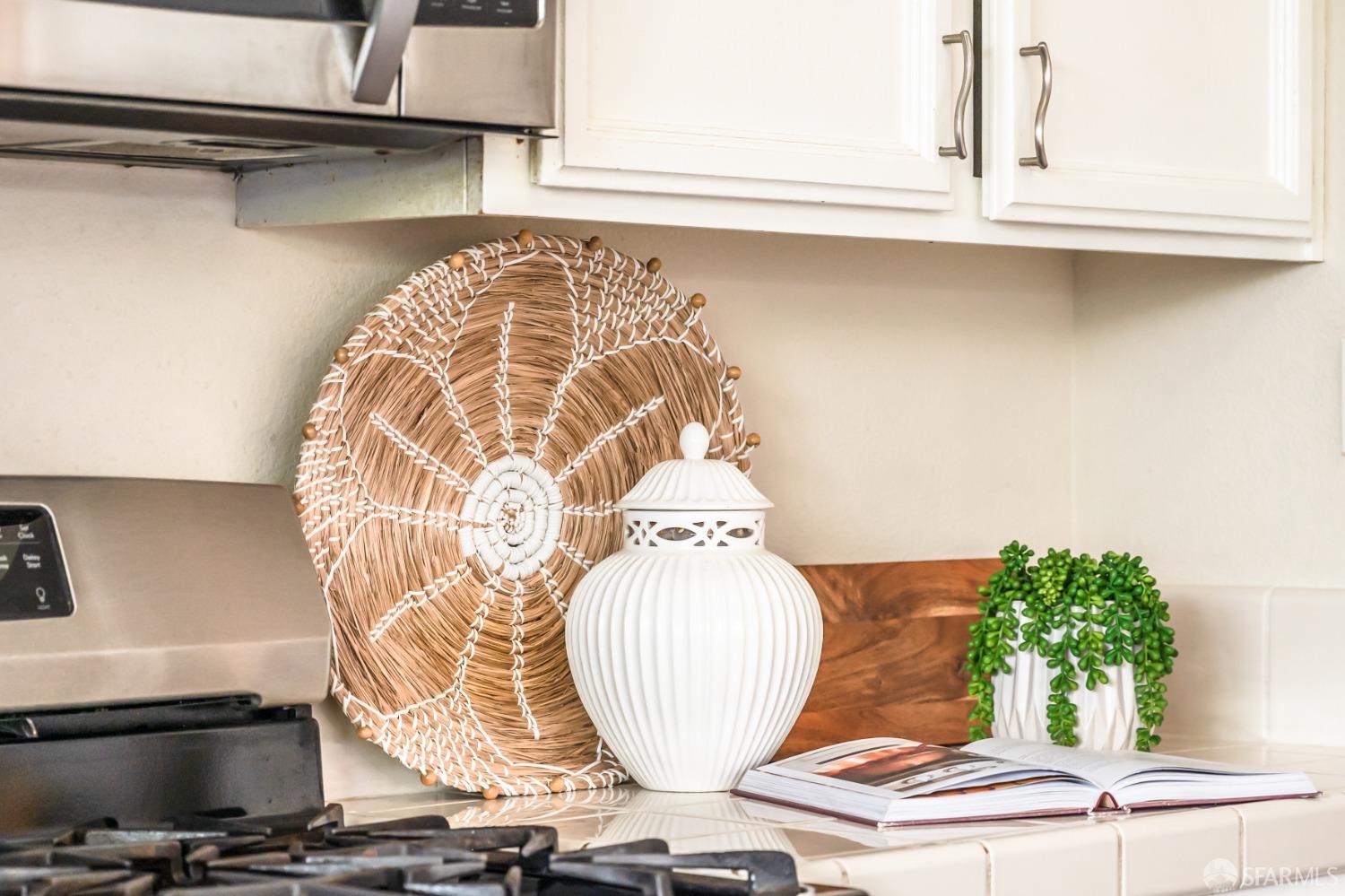 4603 Chelsea Drive Oakley, CA 94561 - Photo 12 of 36 a vase of flowers sitting on a table
