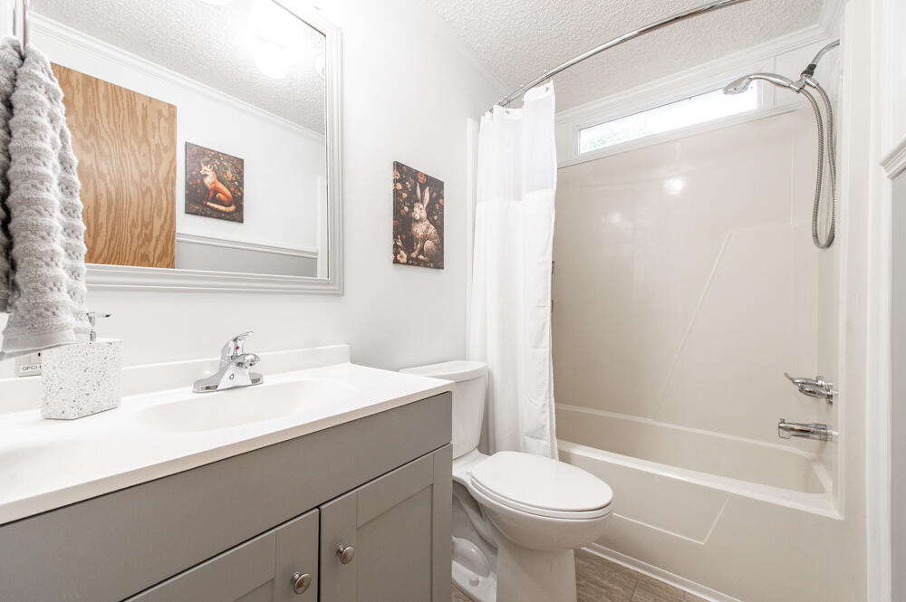 320 Polaris Drive Aiken, SC 29803 - Photo 14 of 21 Full Guest Bath!