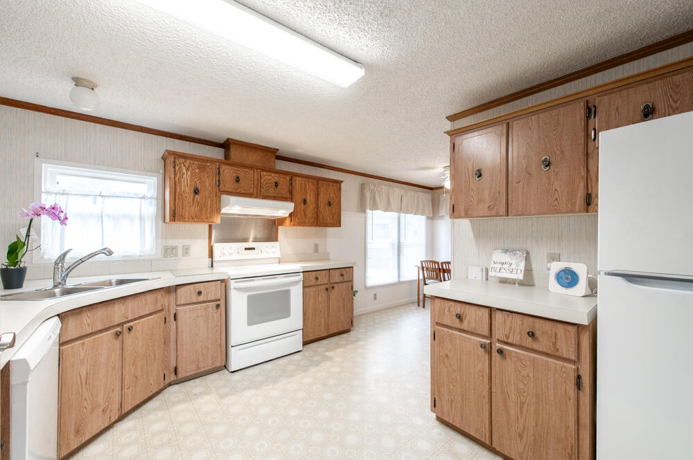 320 Polaris Drive Aiken, SC 29803 - Photo 2 of 21 Kitchen!
