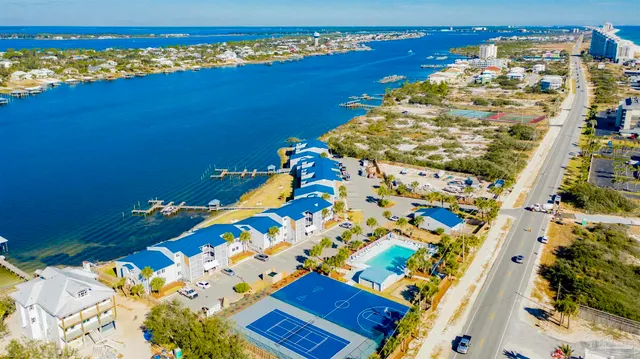 a view of a tennis court