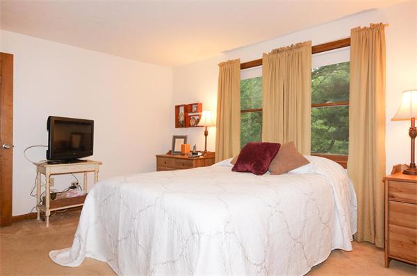33 Jordan Road Franklin, MA 02038 - Photo 15 of 27 Gallery Image 15