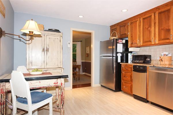 33 Jordan Road Franklin, MA 02038 - Photo 4 of 27 Gallery Image 4