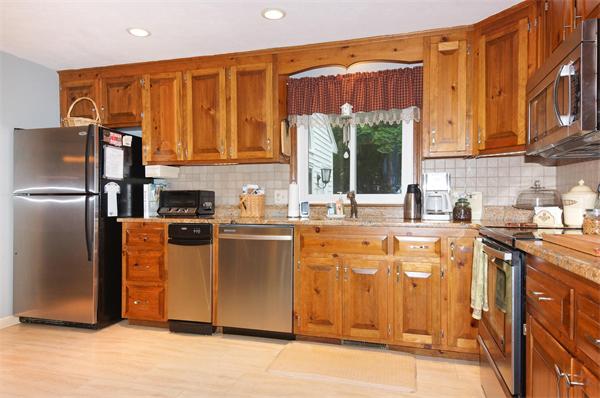 33 Jordan Road Franklin, MA 02038 - Photo 5 of 27 Gallery Image 5