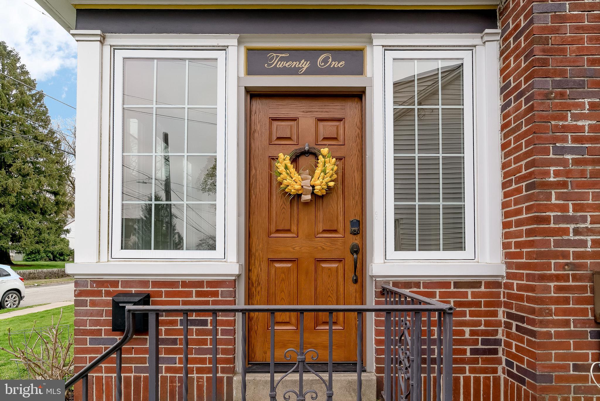 21 Waverly Road Wyncote, PA 19095 - Photo 2 of 25 Private Side Entry