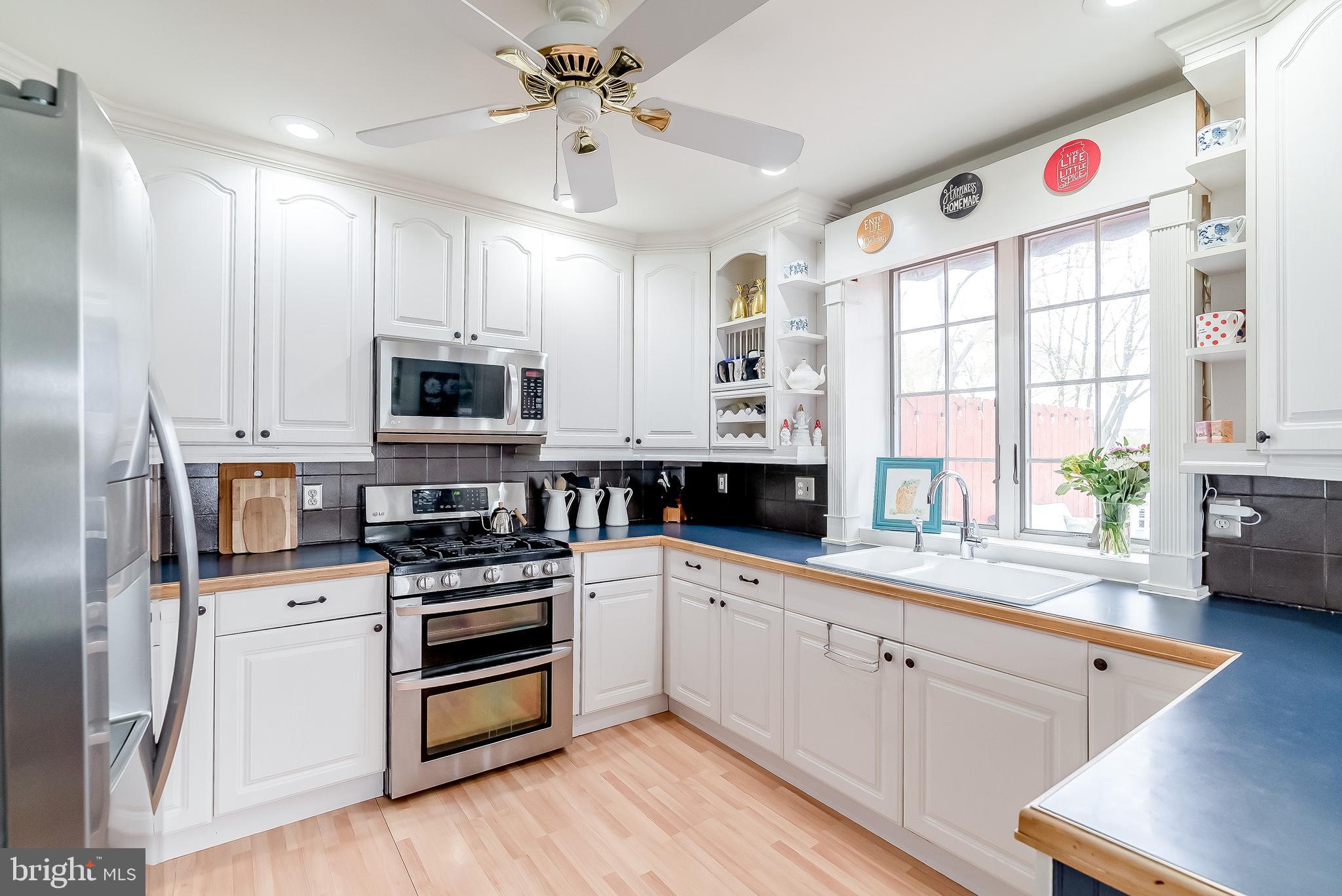 21 Waverly Road Wyncote, PA 19095 - Photo 11 of 25 Plenty of counter & cabinet space
